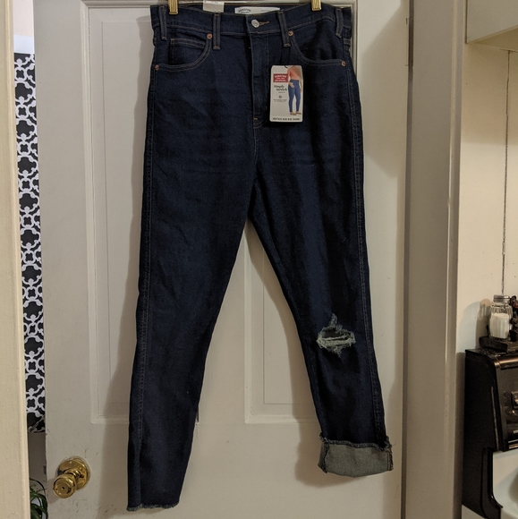 Levi Strauss Skinny Jeans - Picture 9 of 10